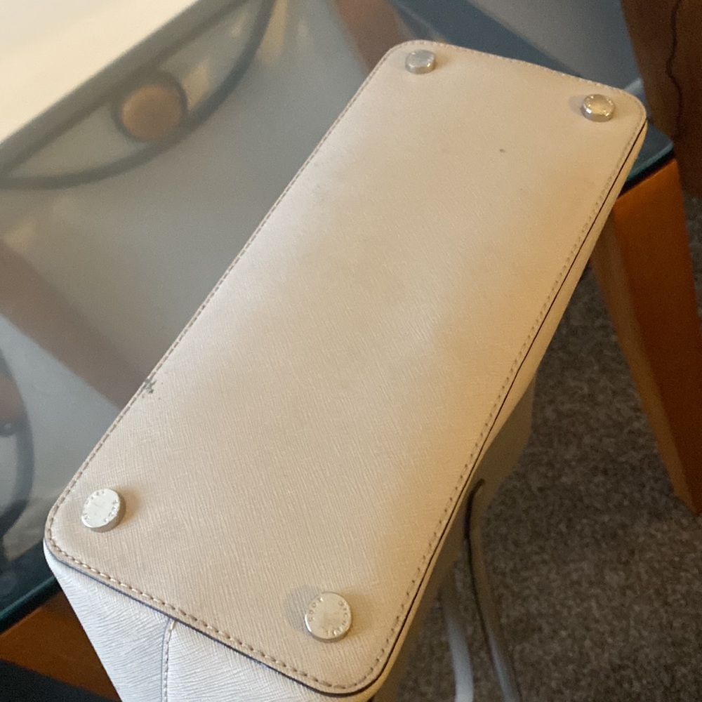 Micheal Kors large logo Tote bag. Used but still very neat. - Picture 7 of 8